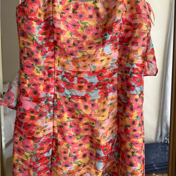 Gorgeous GUESS
Women's Juliana Ruffled Maxi Dress - Picture 2 of 8